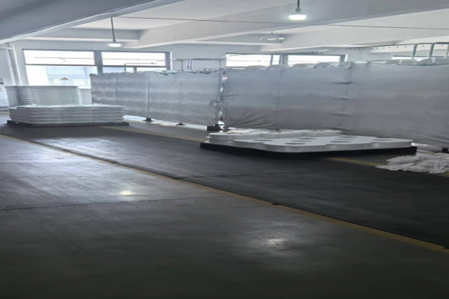 Producție țesătură gri-zonă de plasare a materiei prime